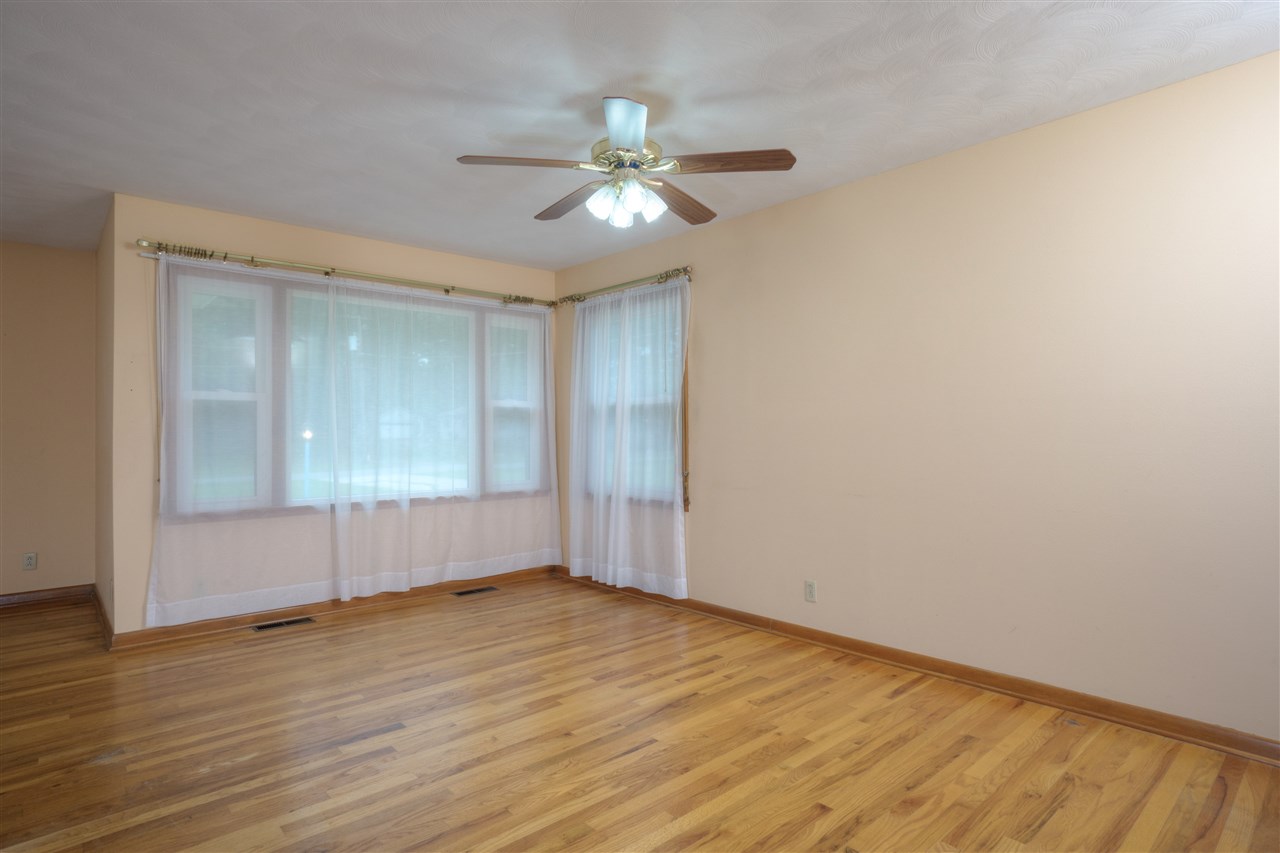55138 Butternut Road South Bend, IN 46628 - Photo 6 of 13