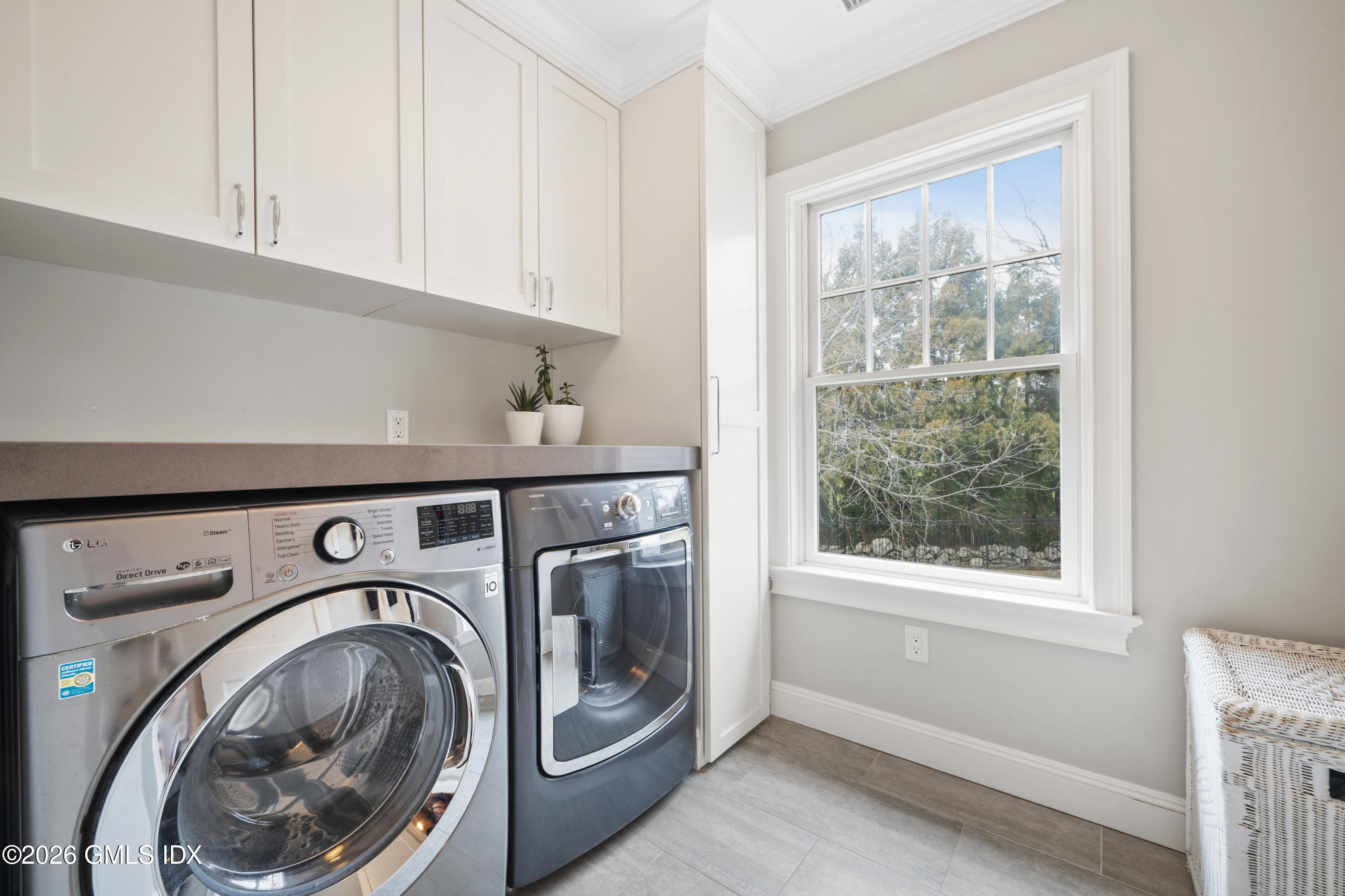 15 Pell Place Riverside, CT 06878 - Photo 27 of 35 15 Pell Laundry