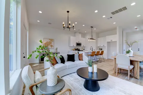 $325,000 | 6807 Paris Street, Houston, TX 77021