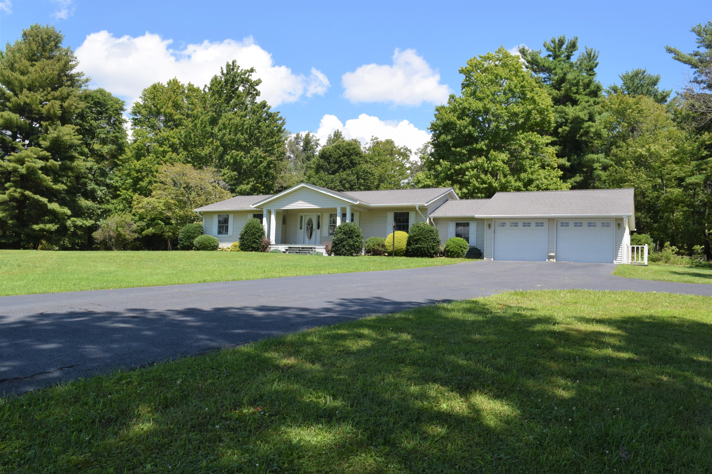 645 Long Level Road Southwest Floyd, VA 24091 - Photo 3 of 22 a front view of house with yard and green space