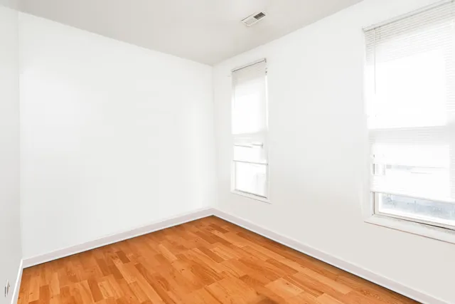 a view of empty room with window