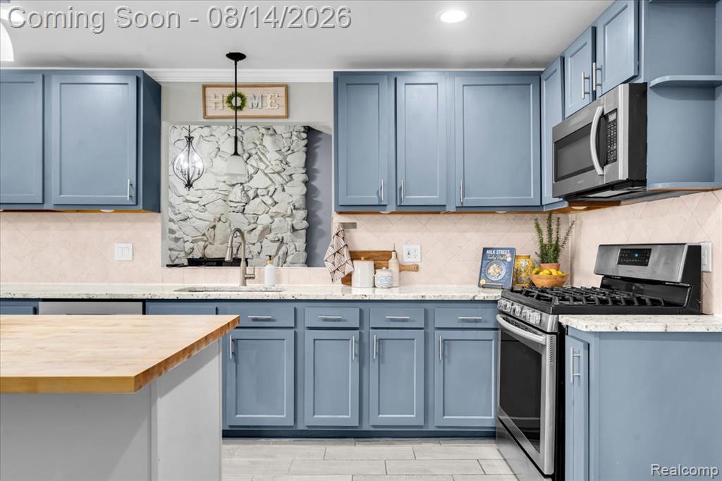 47321 Susan Road Macomb, MI 48044 - Photo 8 of 46 Gallery Image 8