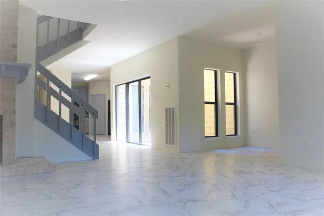 $3,000 | 12625 Memorial Drive, Unit 127, Houston, TX 77024