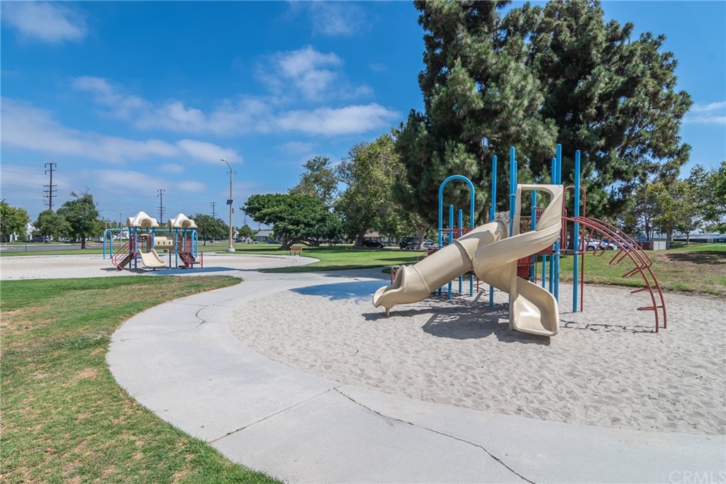 5352 Edinger Avenue Huntington Beach, CA 92649 - Photo 36 of 42