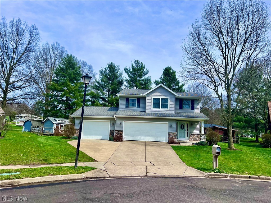 105 Poolview Circle Dover, OH 44622 - Photo 1 of 26