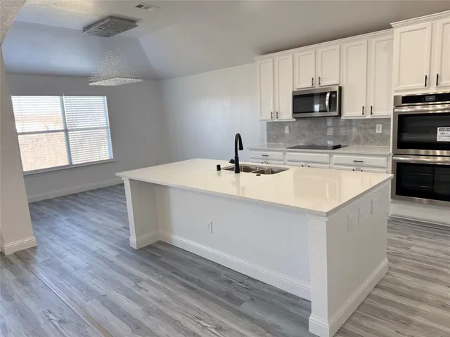 $2,700 | 910 Cutting Horse Drive, Mansfield, TX 76063