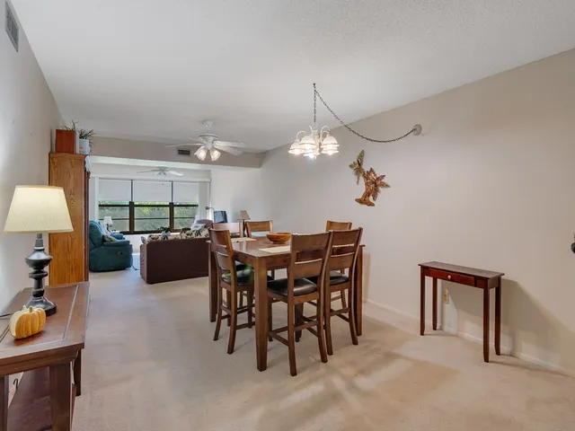 $1,500 | 27 Plantation Drive, Unit 202, Vero Beach, FL 32966
