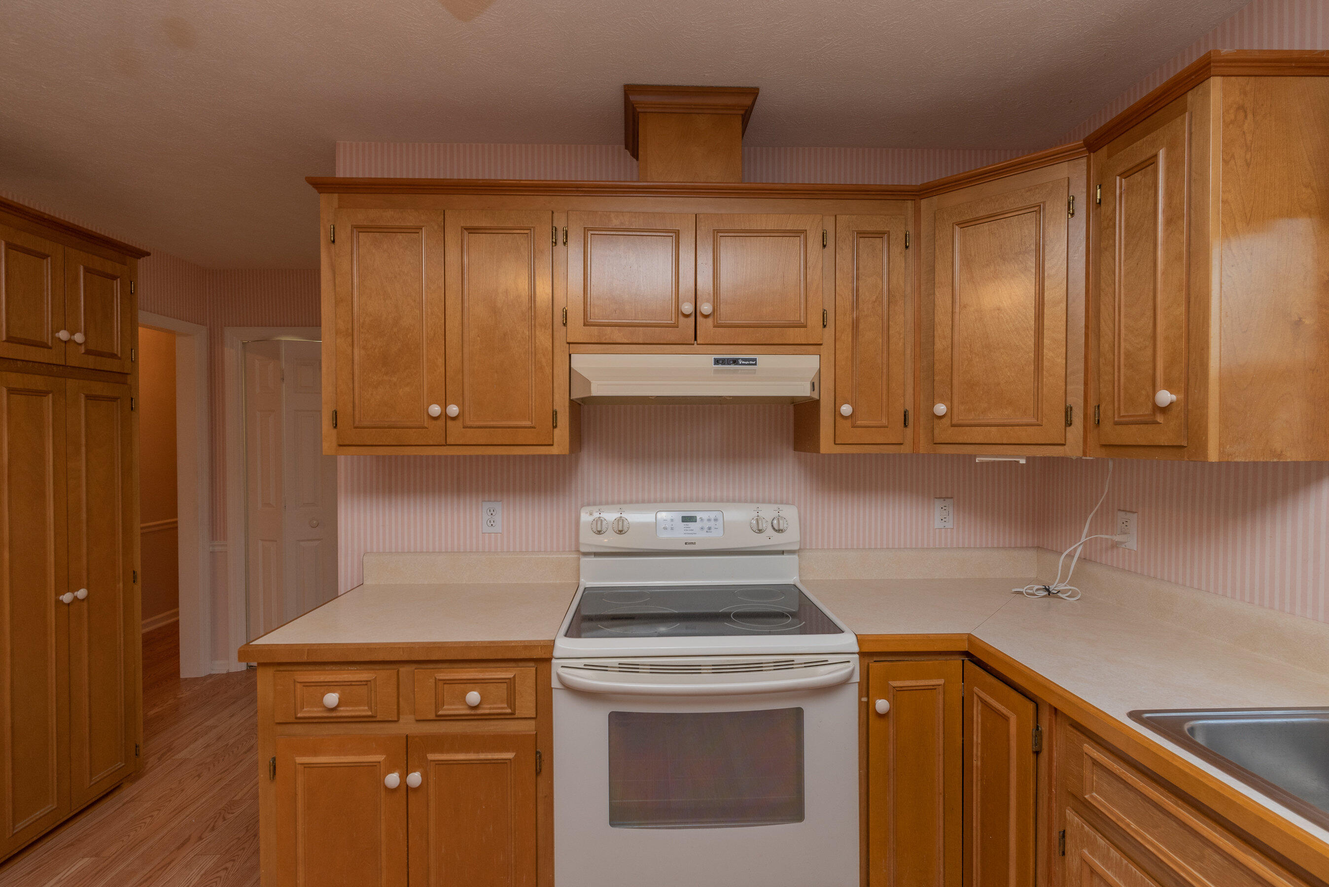 732 Wrights Mill Road Aiken, SC 29801 - Photo 18 of 50 Kitchen electric smooth top stove