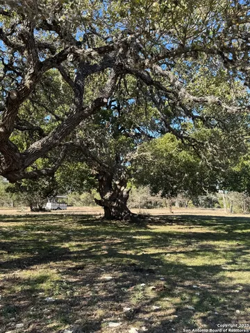 a picture of a bathroom