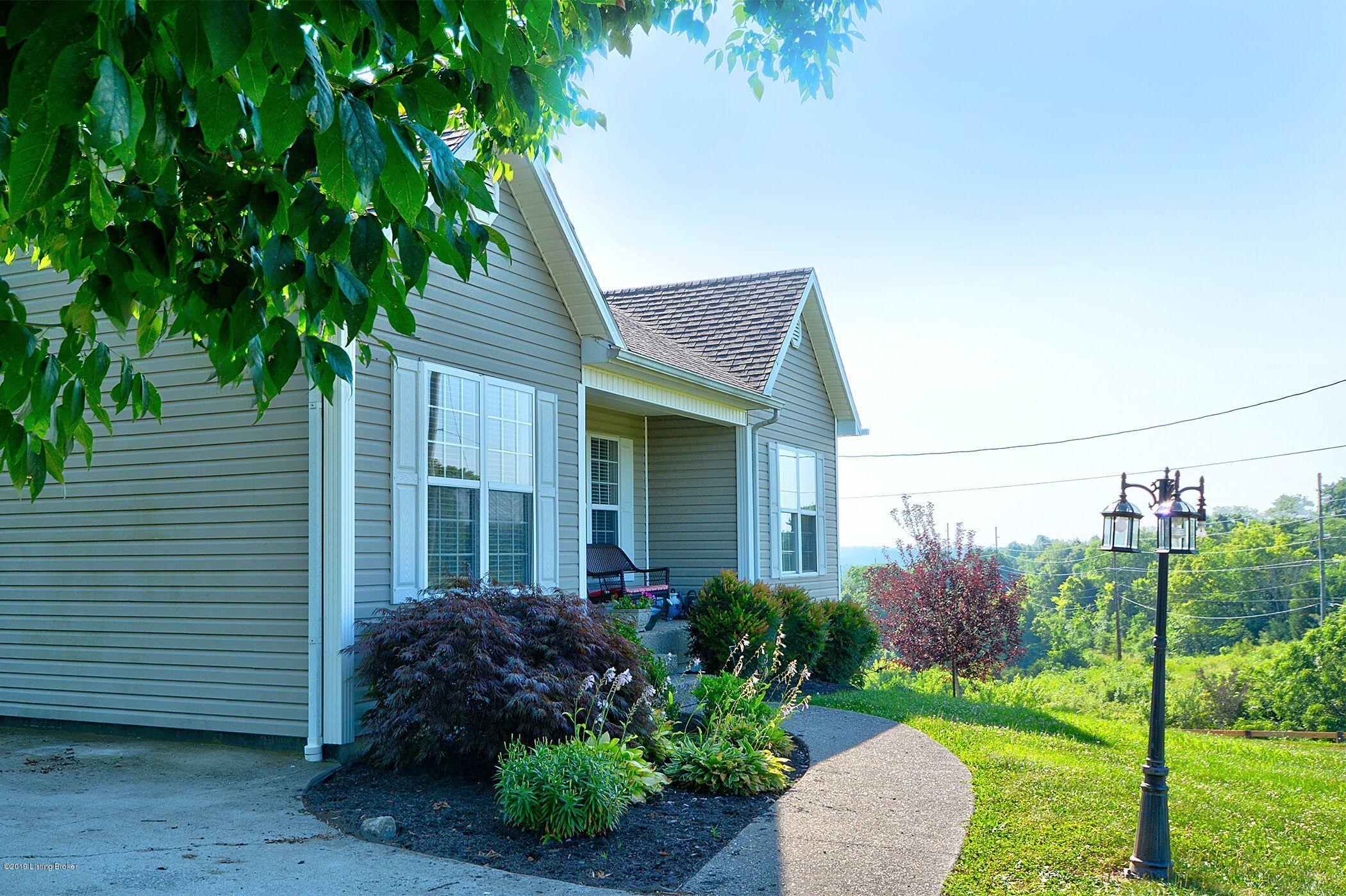 988 Peytona Beach Road Waddy, KY 40076 - Photo 10 of 28 FRONT VIEW OF HOME