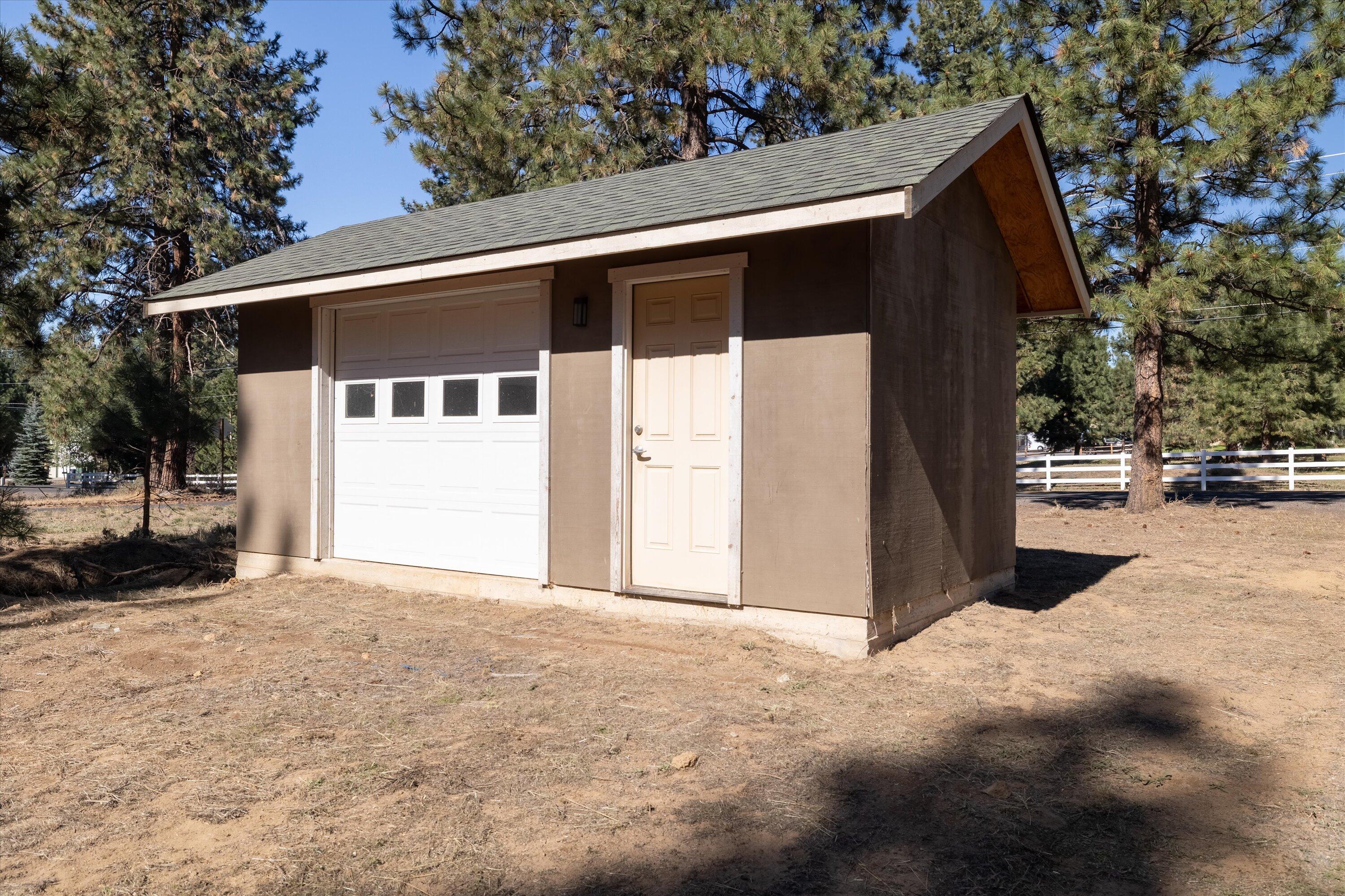 60272 Cinder Butte Road Bend, OR 97702 - Photo 22 of 26 22-20250916 JILL ROSELL-20