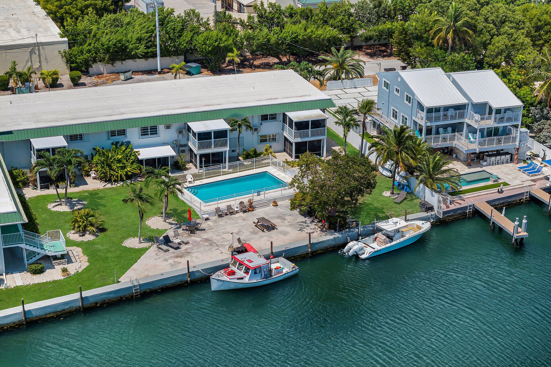 5301 Ocean Terrace, Unit 2 Marathon, FL 33050 - Photo 2 of 47 5301 Ocean Terrace Apt 2