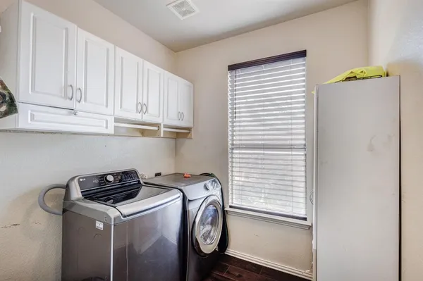 $500,000 | 936 Bending Oak Drive, Cedar Hill, TX 75104