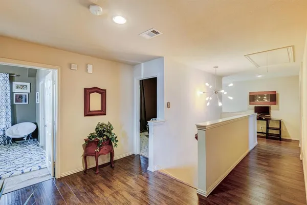 $500,000 | 936 Bending Oak Drive, Cedar Hill, TX 75104