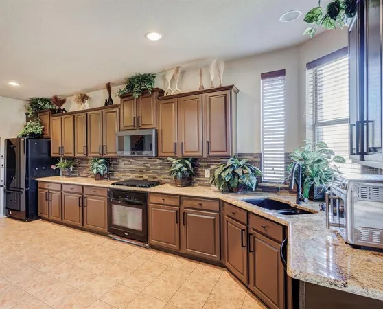 $500,000 | 936 Bending Oak Drive, Cedar Hill, TX 75104