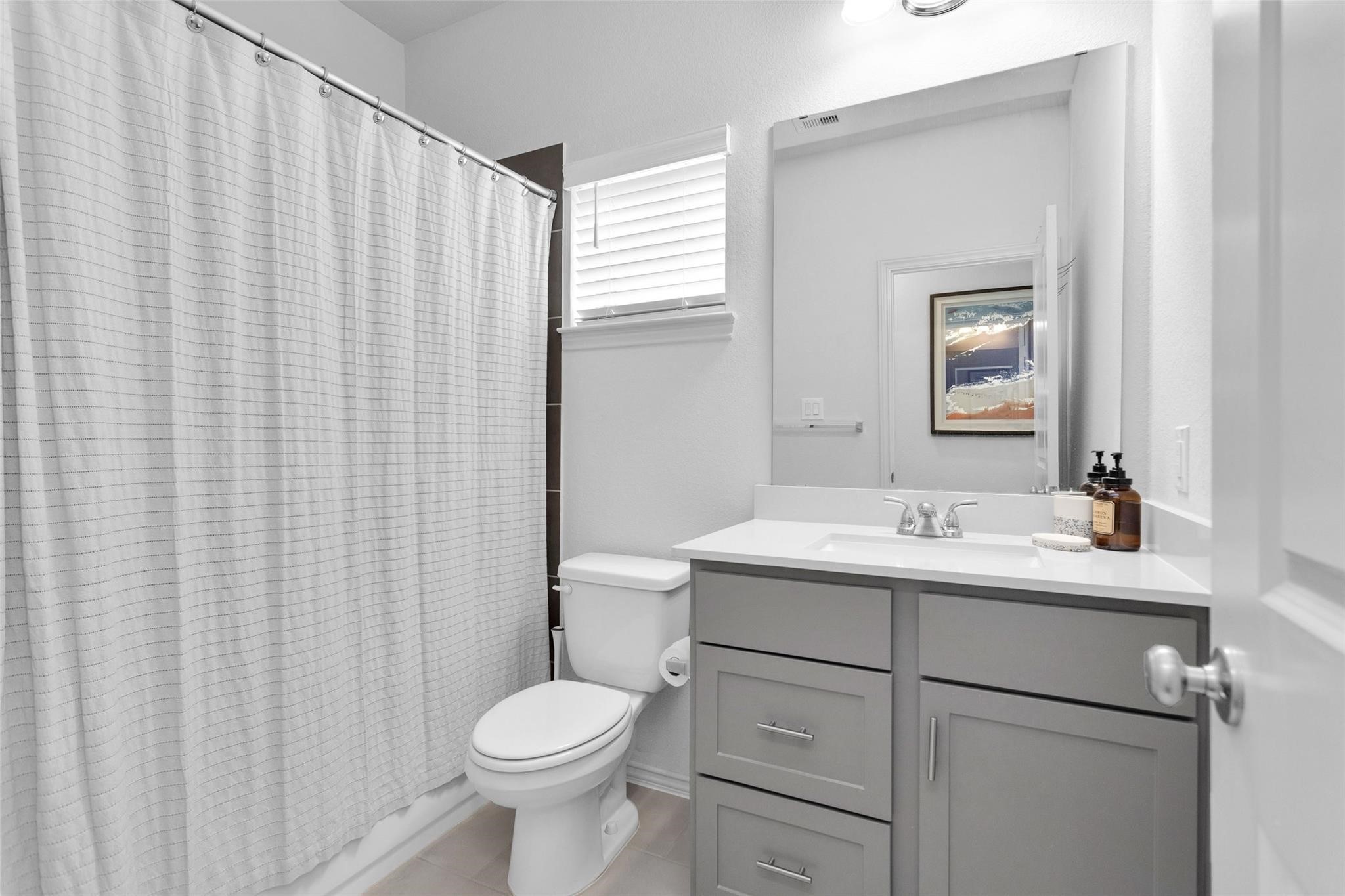 549 Cedar Harbor Court Conroe, TX 77304 - Photo 19 of 25 Bathroom 2