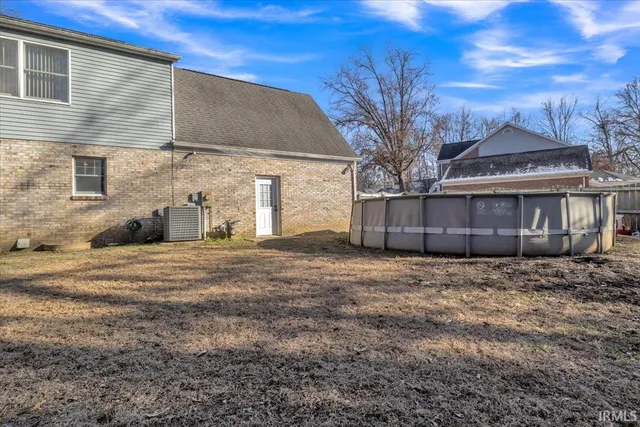 $323,900 | 7500 Tyring Road, Newburgh, IN 47630