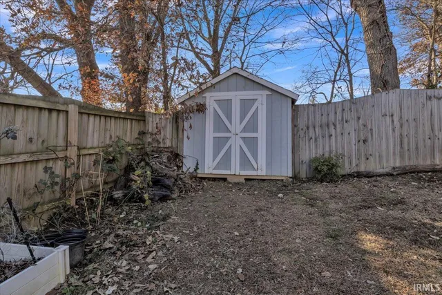 $323,900 | 7500 Tyring Road, Newburgh, IN 47630