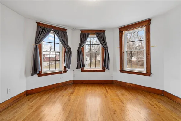 $339,500 | 570 South Main Street, Alburgh, VT 05440