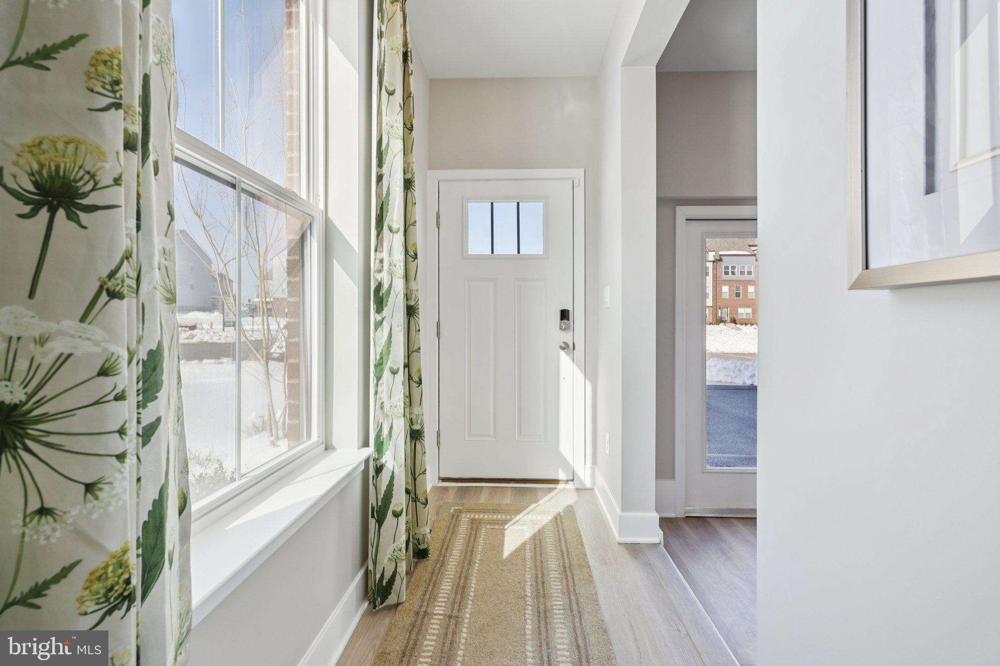 11363 Hypatia Loop Manassas, VA 20110 - Photo 3 of 55