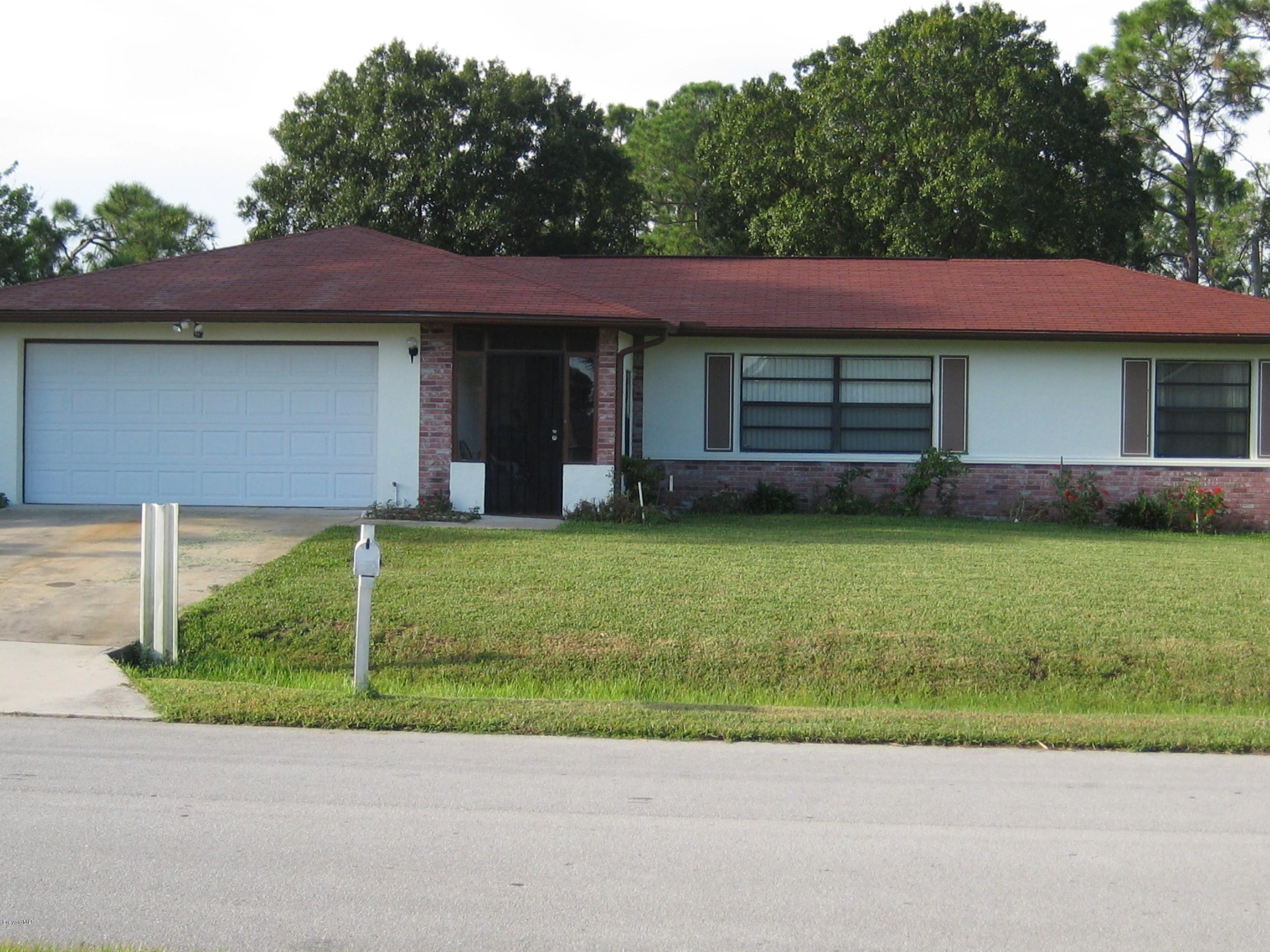 285 Abalone Road Northwest Palm Bay, FL 32907 - Photo 1 of 15 285Abalone 020