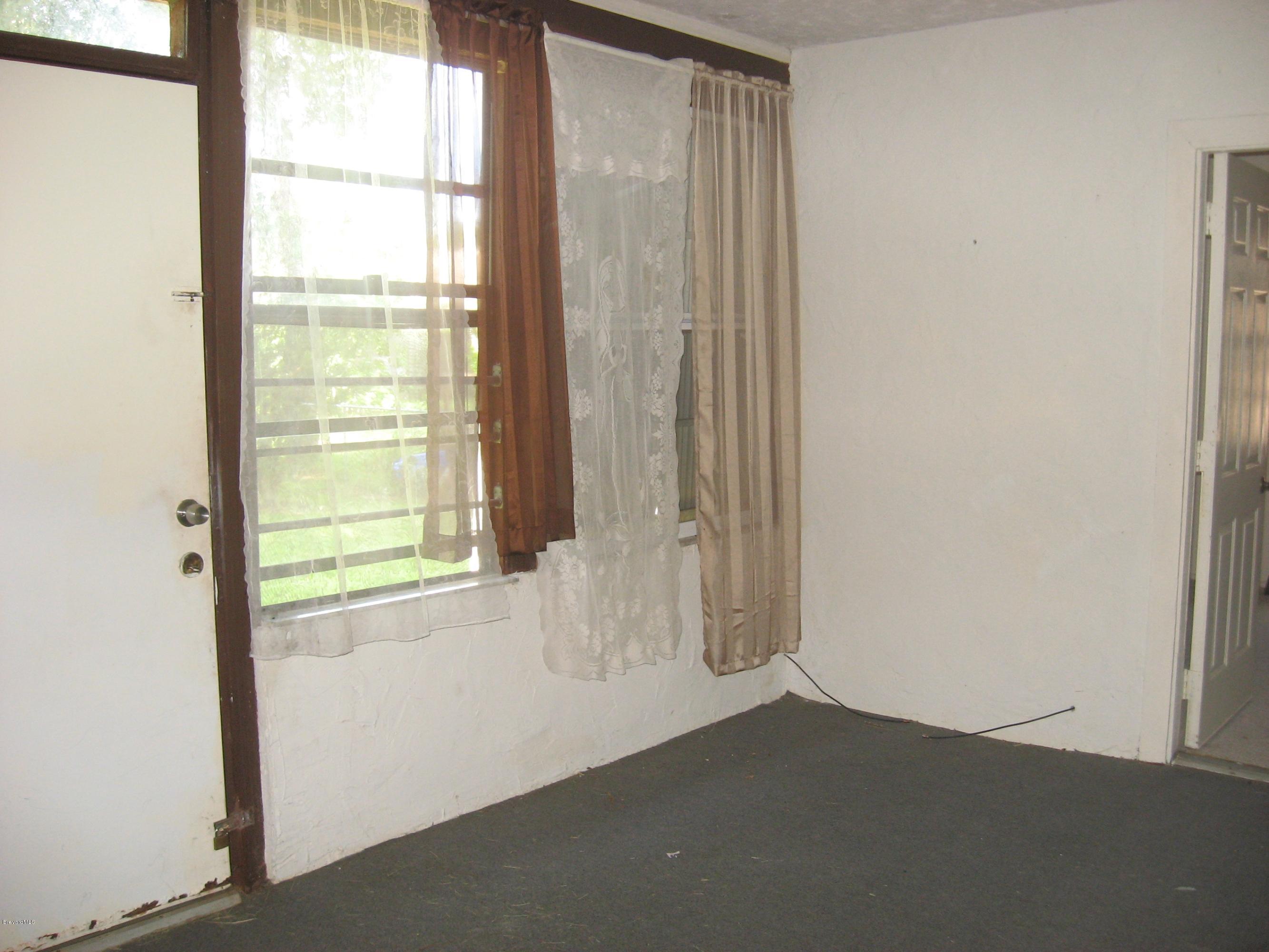 285 Abalone Road Northwest Palm Bay, FL 32907 - Photo 13 of 15 Florida room