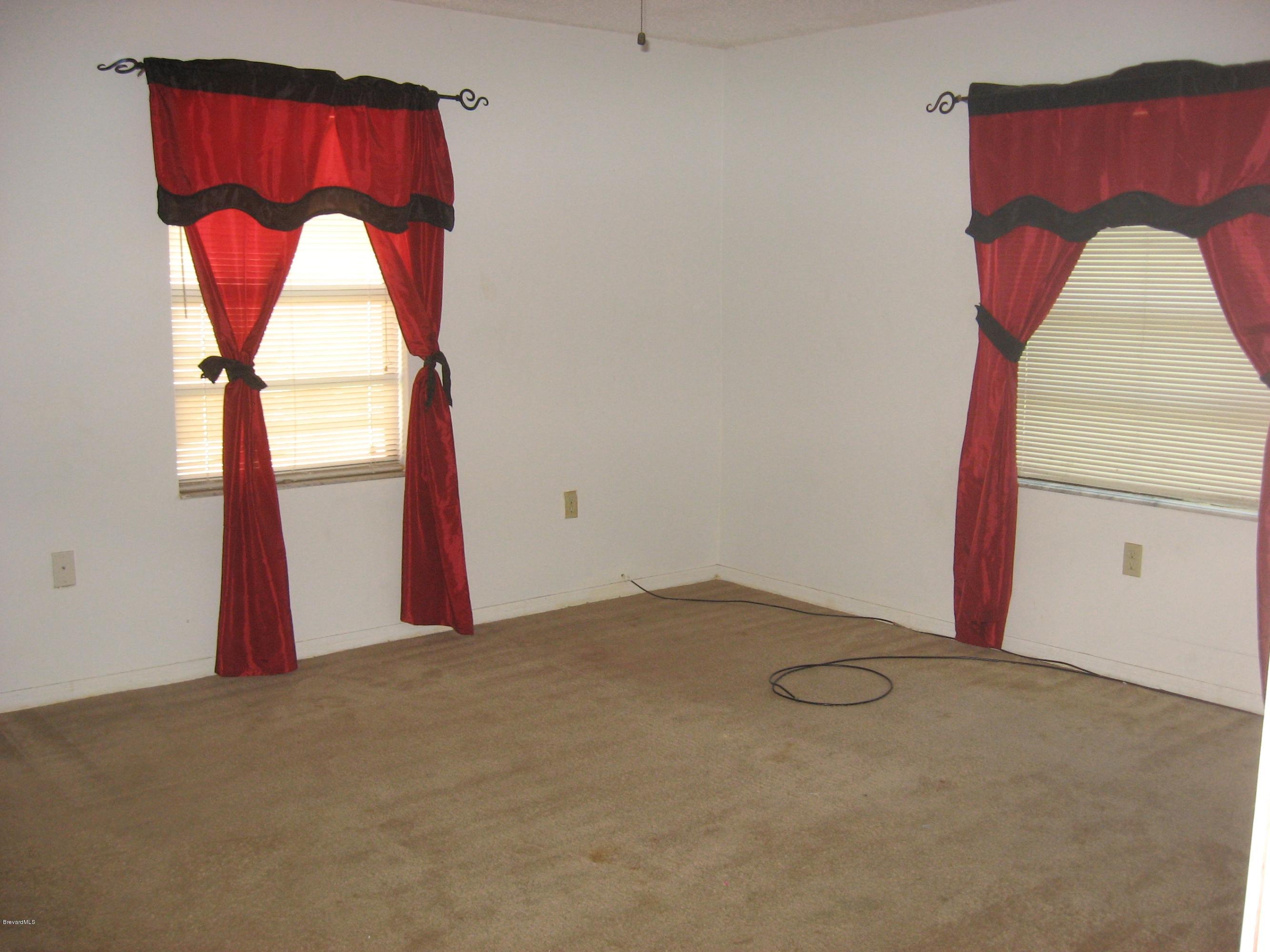 285 Abalone Road Northwest Palm Bay, FL 32907 - Photo 6 of 15 Master bedroon