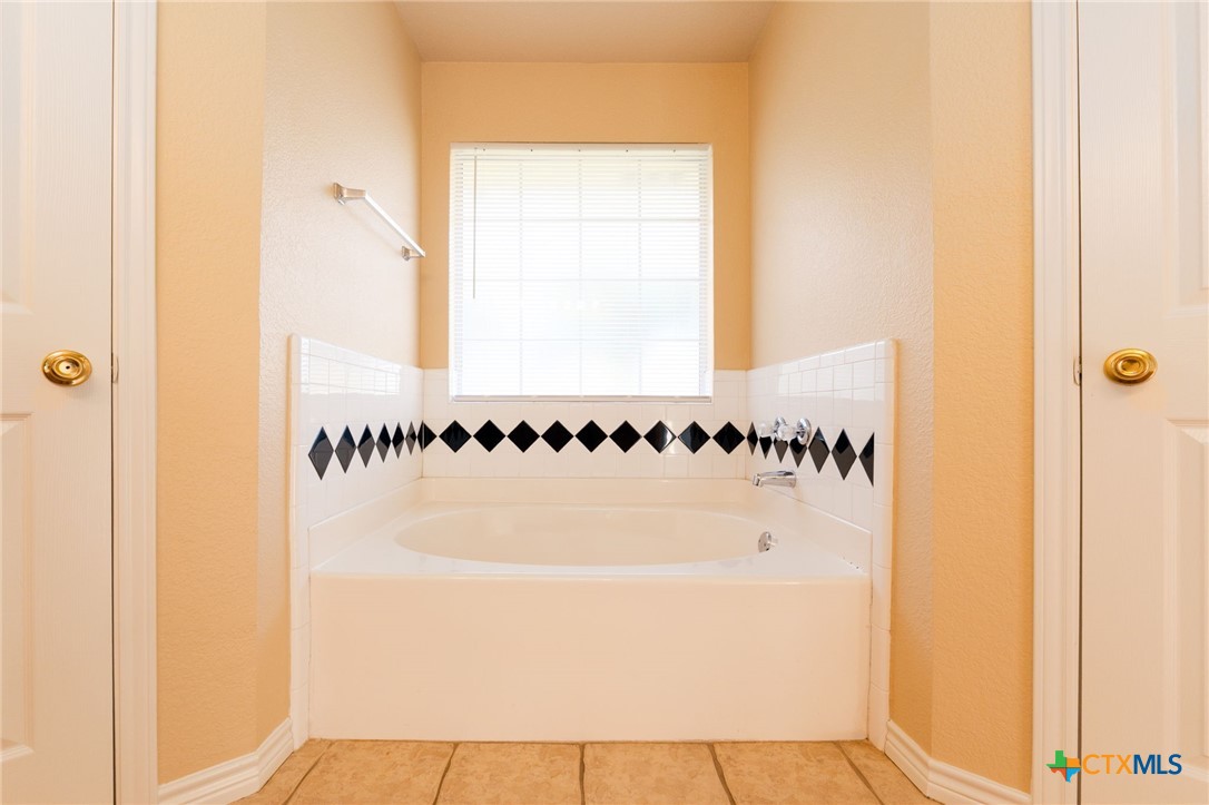 3163 Lomas Rodando Calzada Road Kempner, TX 76539 - Photo 16 of 27