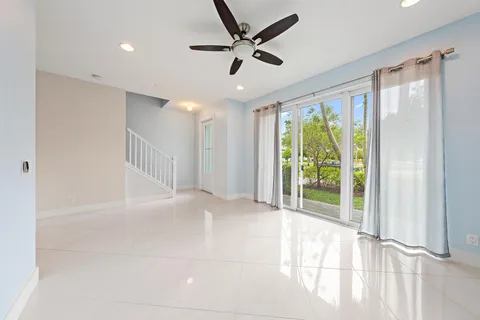 $775,000 | 7085 Edison Place, Palm Beach Gardens, FL 33418