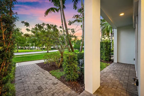 $775,000 | 7085 Edison Place, Palm Beach Gardens, FL 33418