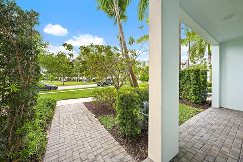 $775,000 | 7085 Edison Place, Palm Beach Gardens, FL 33418