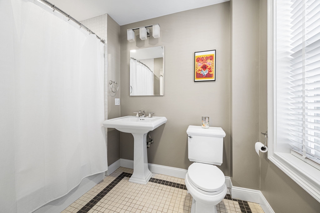59 Rutland Street, Unit 3 Boston, MA 02118 - Photo 17 of 25 Gallery Image 17