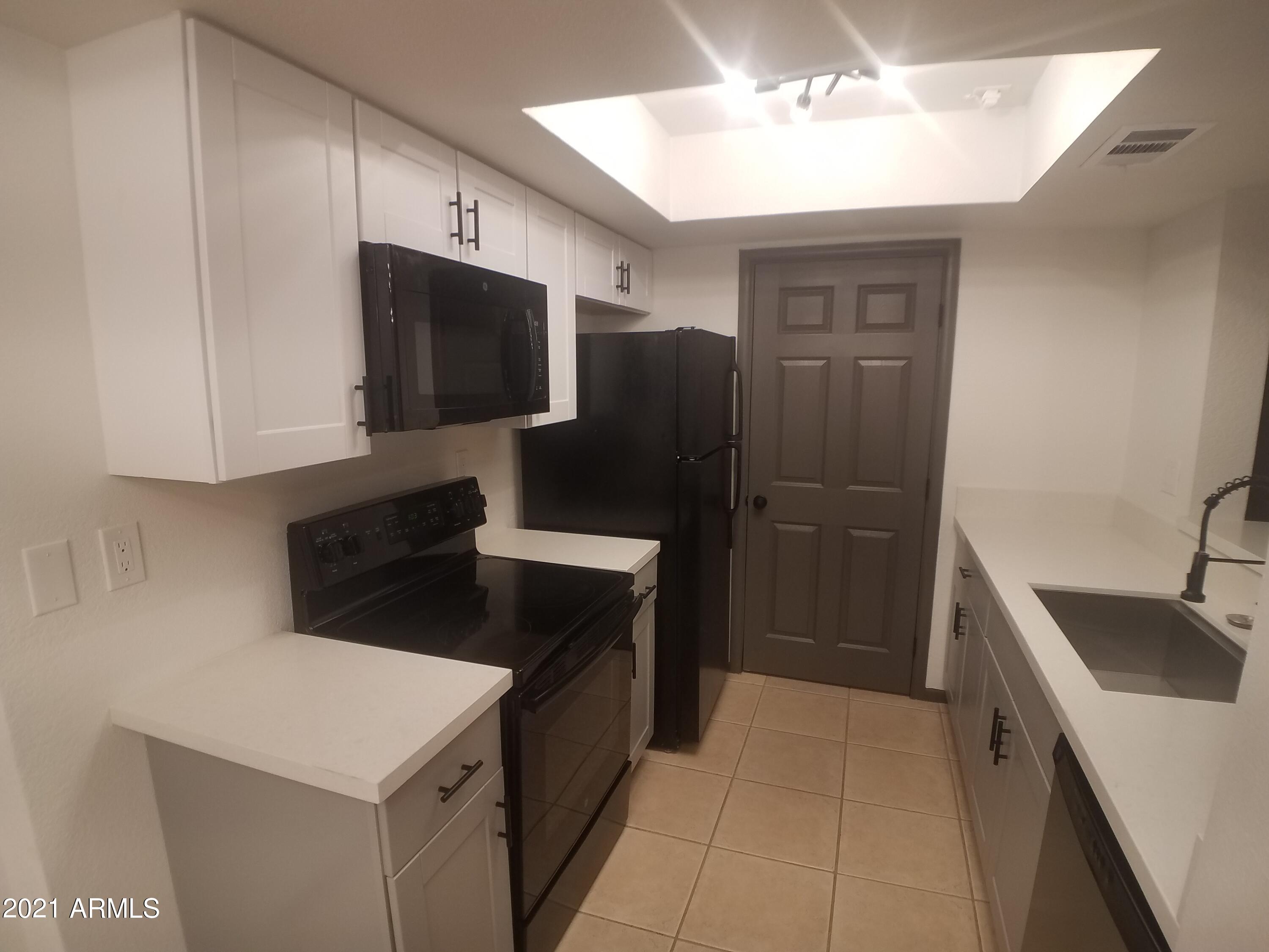 4404 East Riverside Street Phoenix, AZ 85040 - Photo 13 of 33 20211027_180202