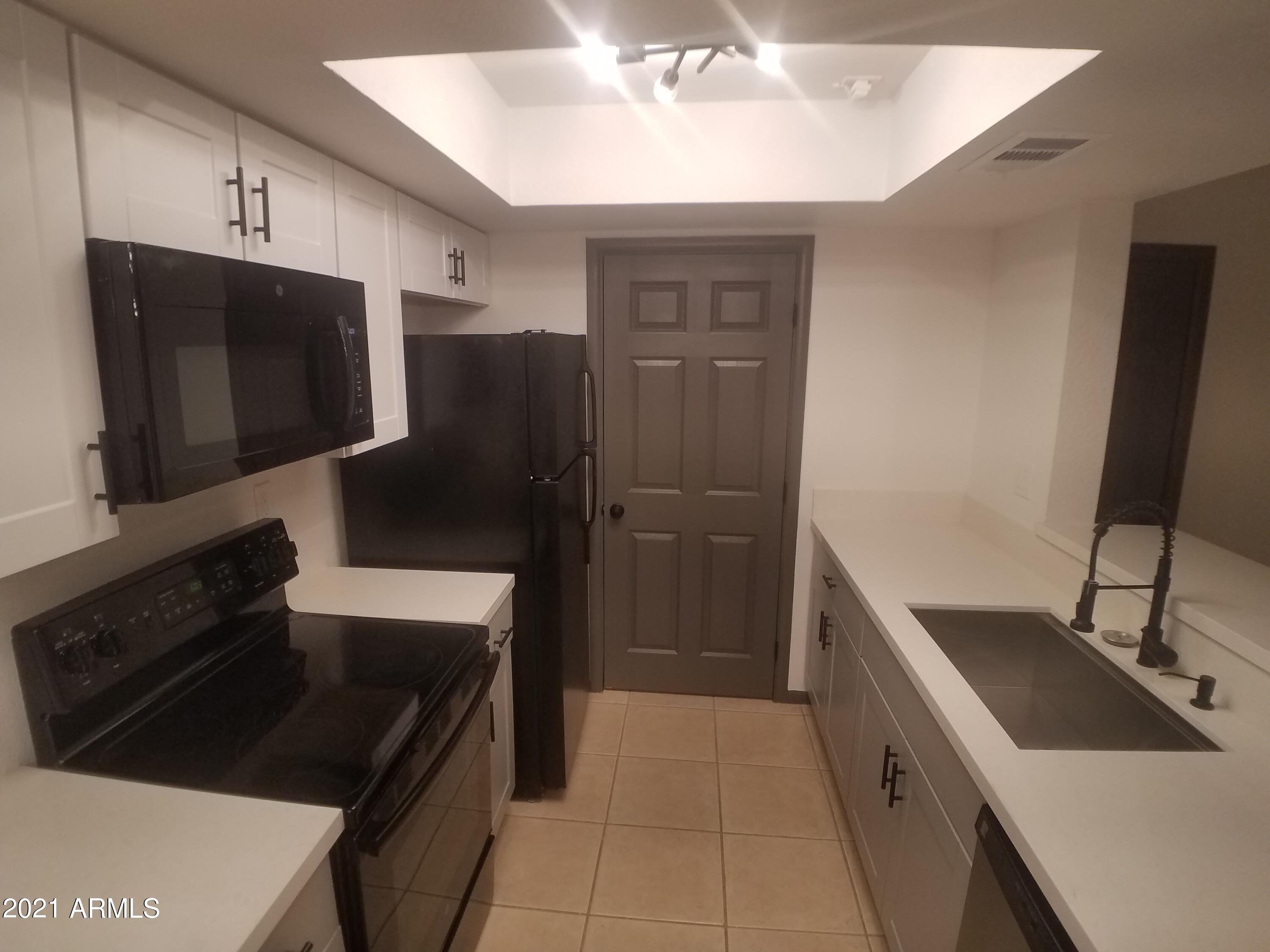 4404 East Riverside Street Phoenix, AZ 85040 - Photo 14 of 33 20211027_180212