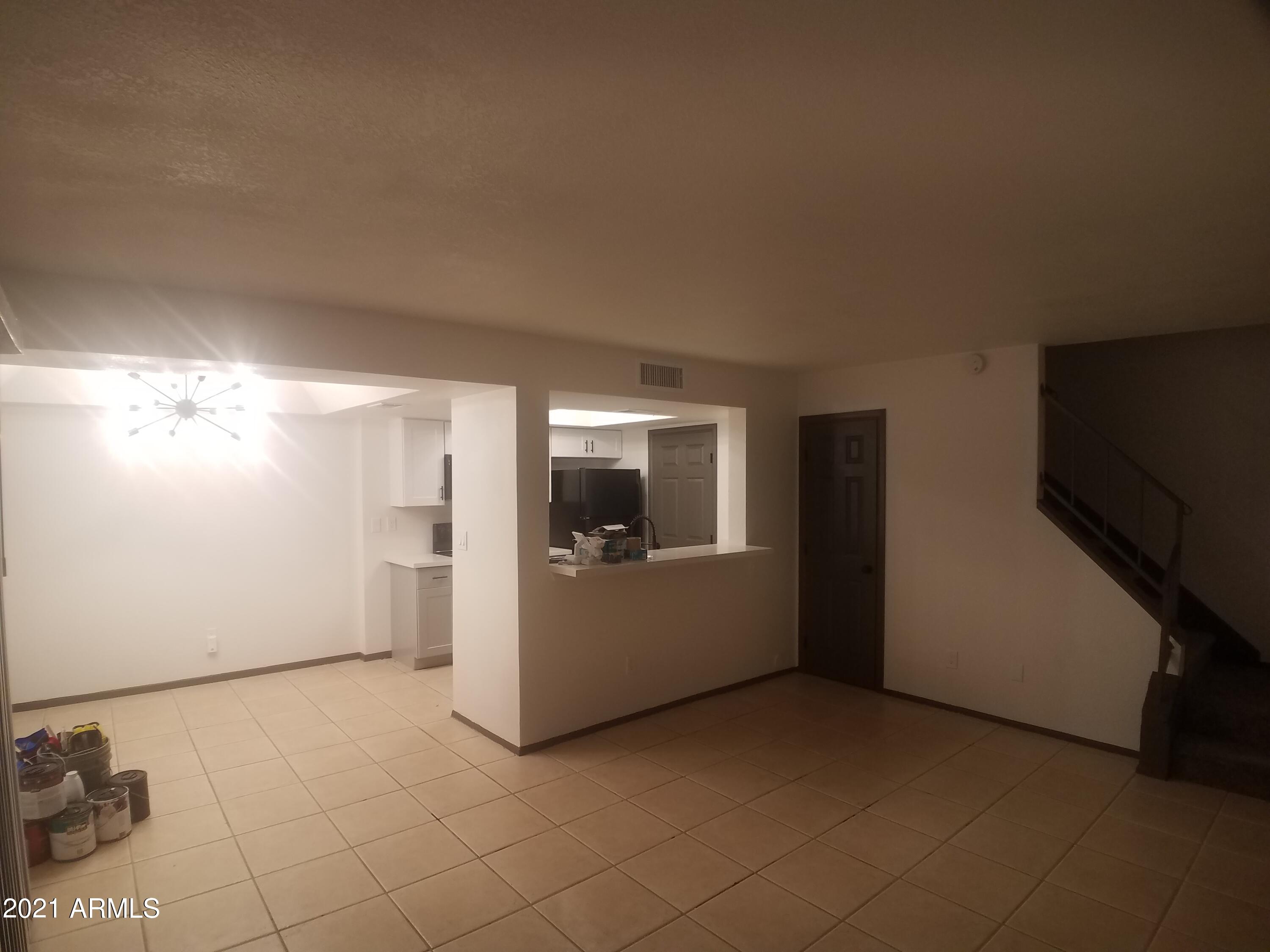 4404 East Riverside Street Phoenix, AZ 85040 - Photo 3 of 33 20211027_175952
