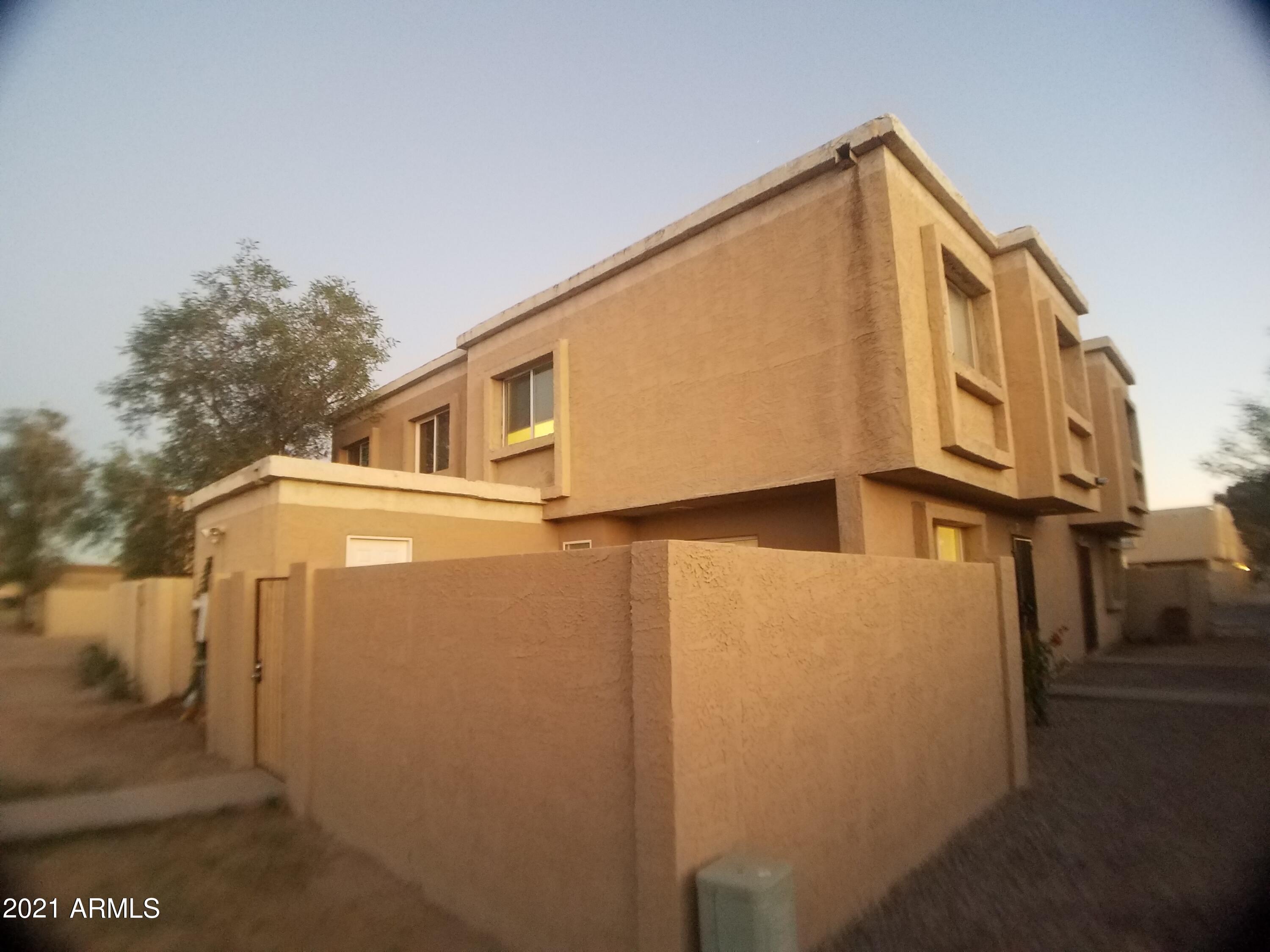 4404 East Riverside Street Phoenix, AZ 85040 - Photo 4 of 33 20211027_175501
