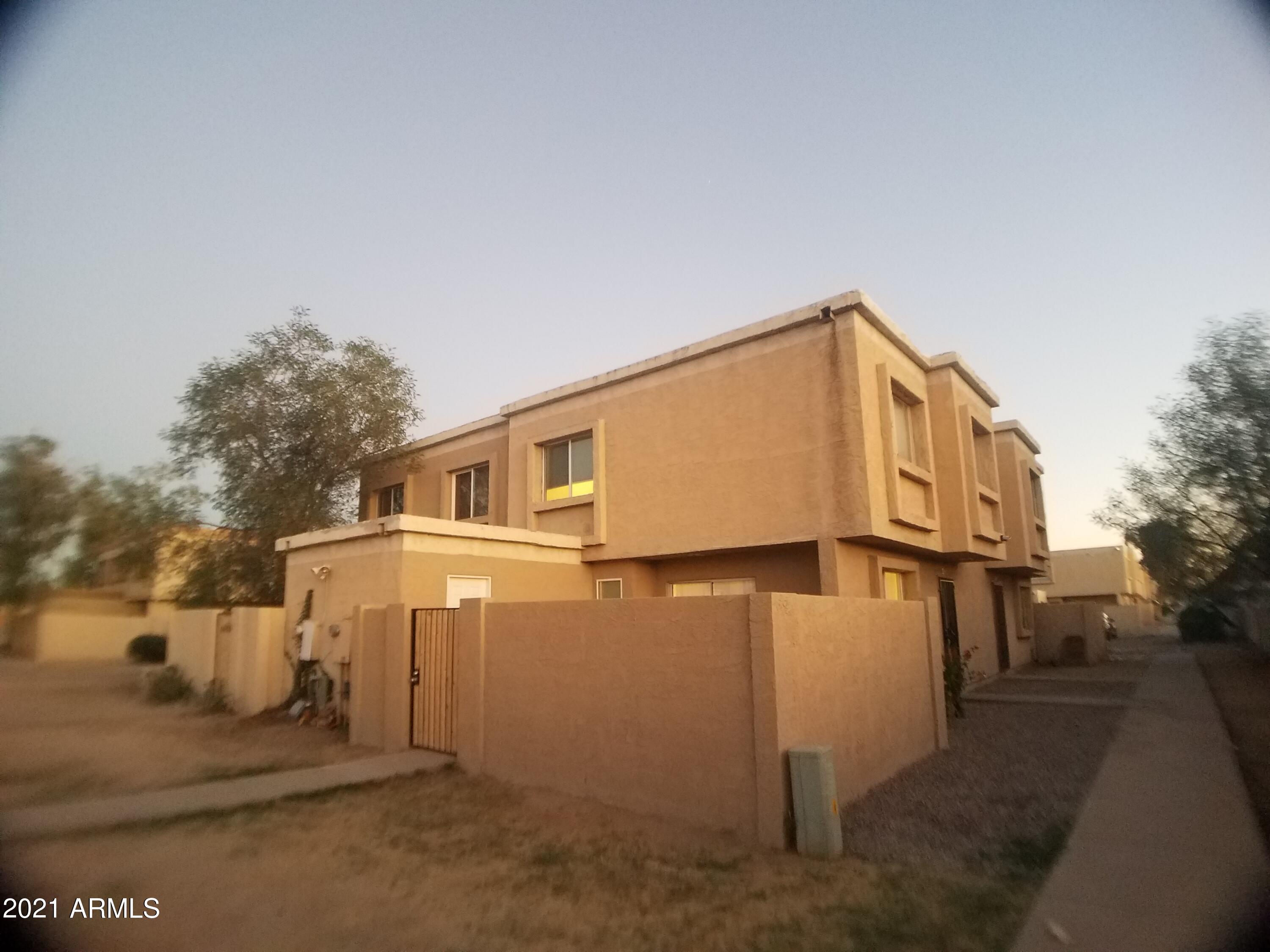 4404 East Riverside Street Phoenix, AZ 85040 - Photo 7 of 33 20211027_175455