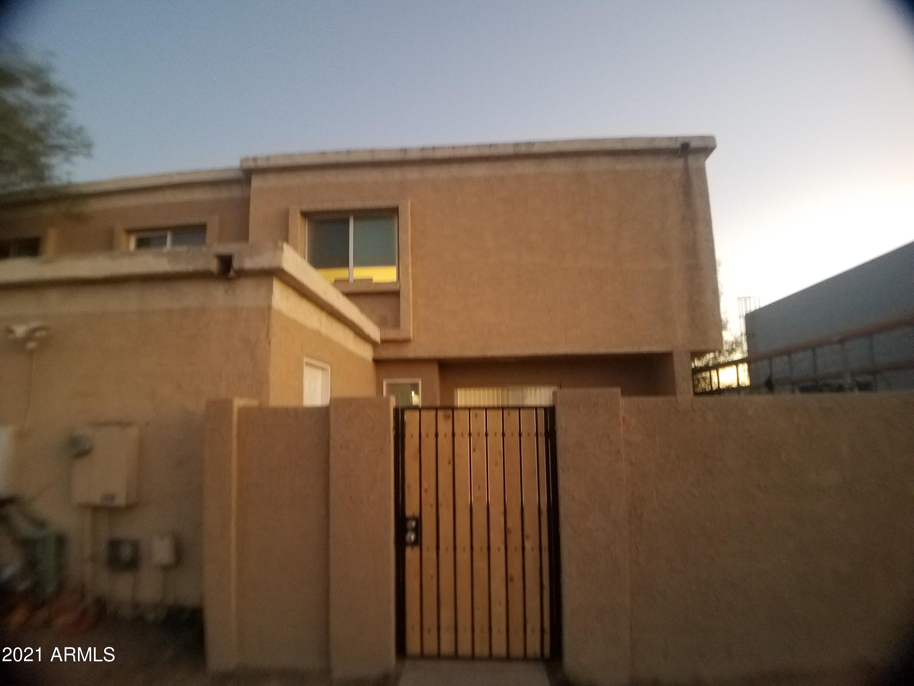 4404 East Riverside Street Phoenix, AZ 85040 - Photo 8 of 33 20211027_175513