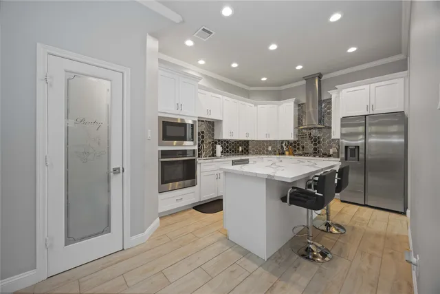 $2,400 | 4206 Hershe Street, Houston, TX 77020