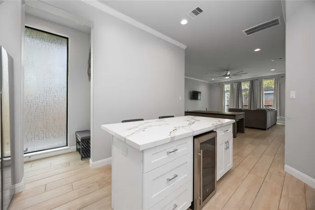 $2,400 | 4206 Hershe Street, Houston, TX 77020