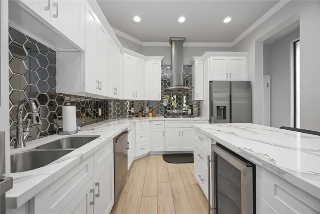 $2,400 | 4206 Hershe Street, Houston, TX 77020