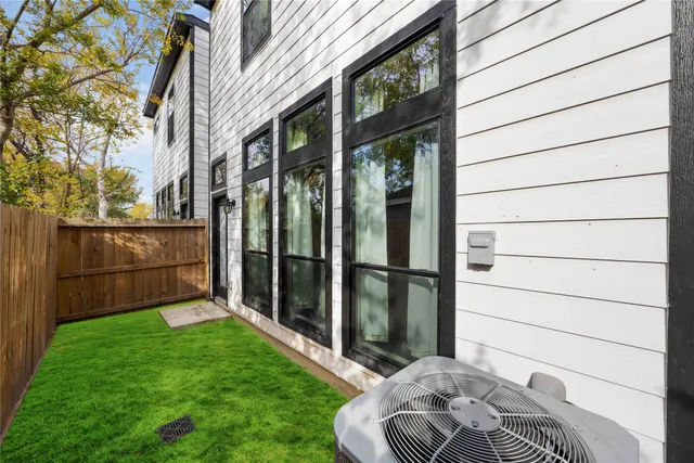 $2,400 | 4206 Hershe Street, Houston, TX 77020