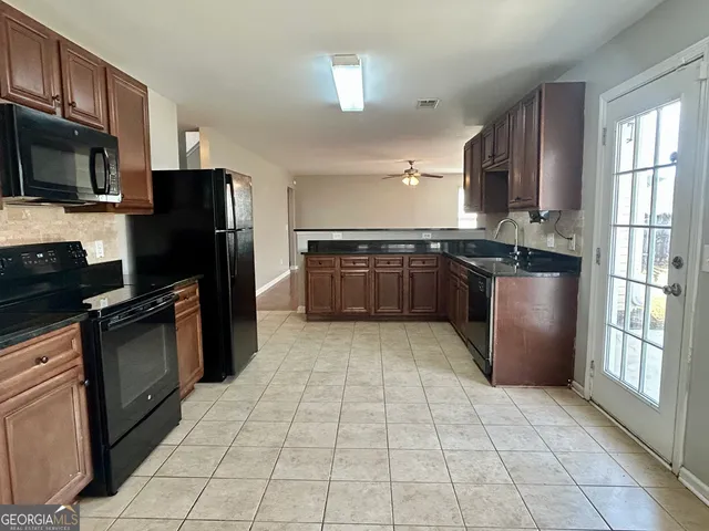 $375,000 | 107 Rodney Drive, Warner Robins, GA 31088