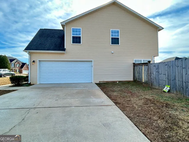 $375,000 | 107 Rodney Drive, Warner Robins, GA 31088