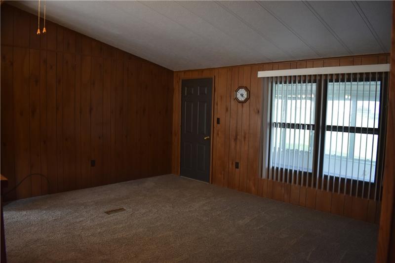105 Bell Way Derry, PA 15627 - Photo 6 of 24 Living Room