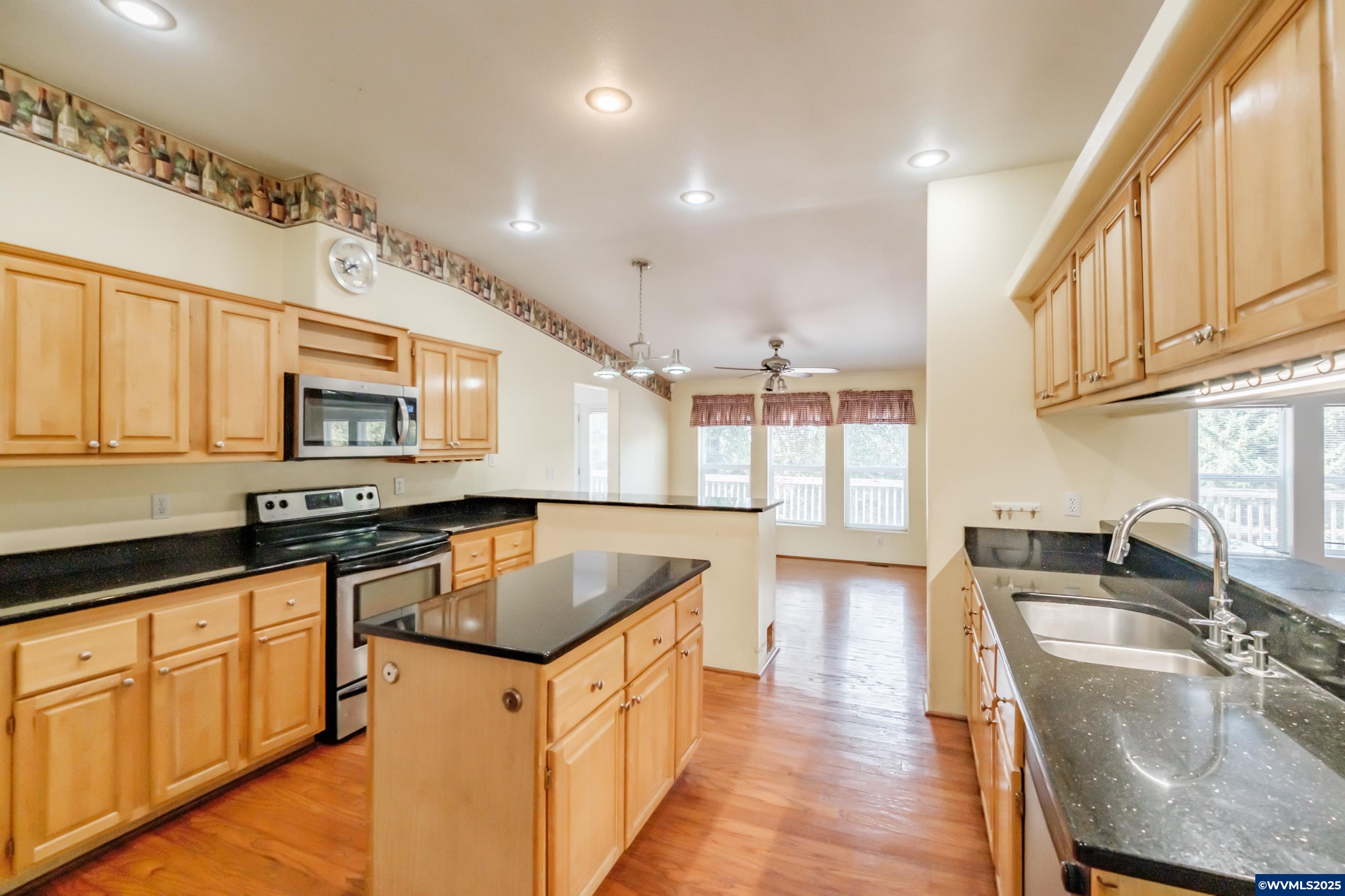 30522 West View Street Lebanon, OR 97355 - Photo 9 of 49