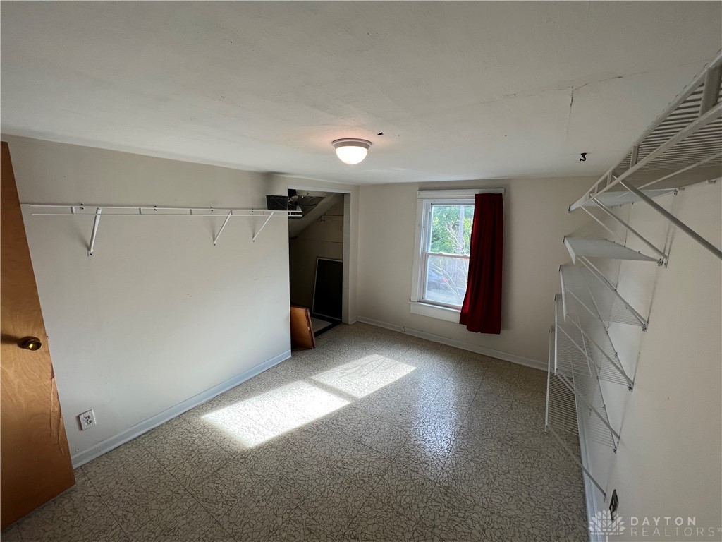 2050 East Westbrook Road Dayton, OH 45426 - Photo 17 of 30