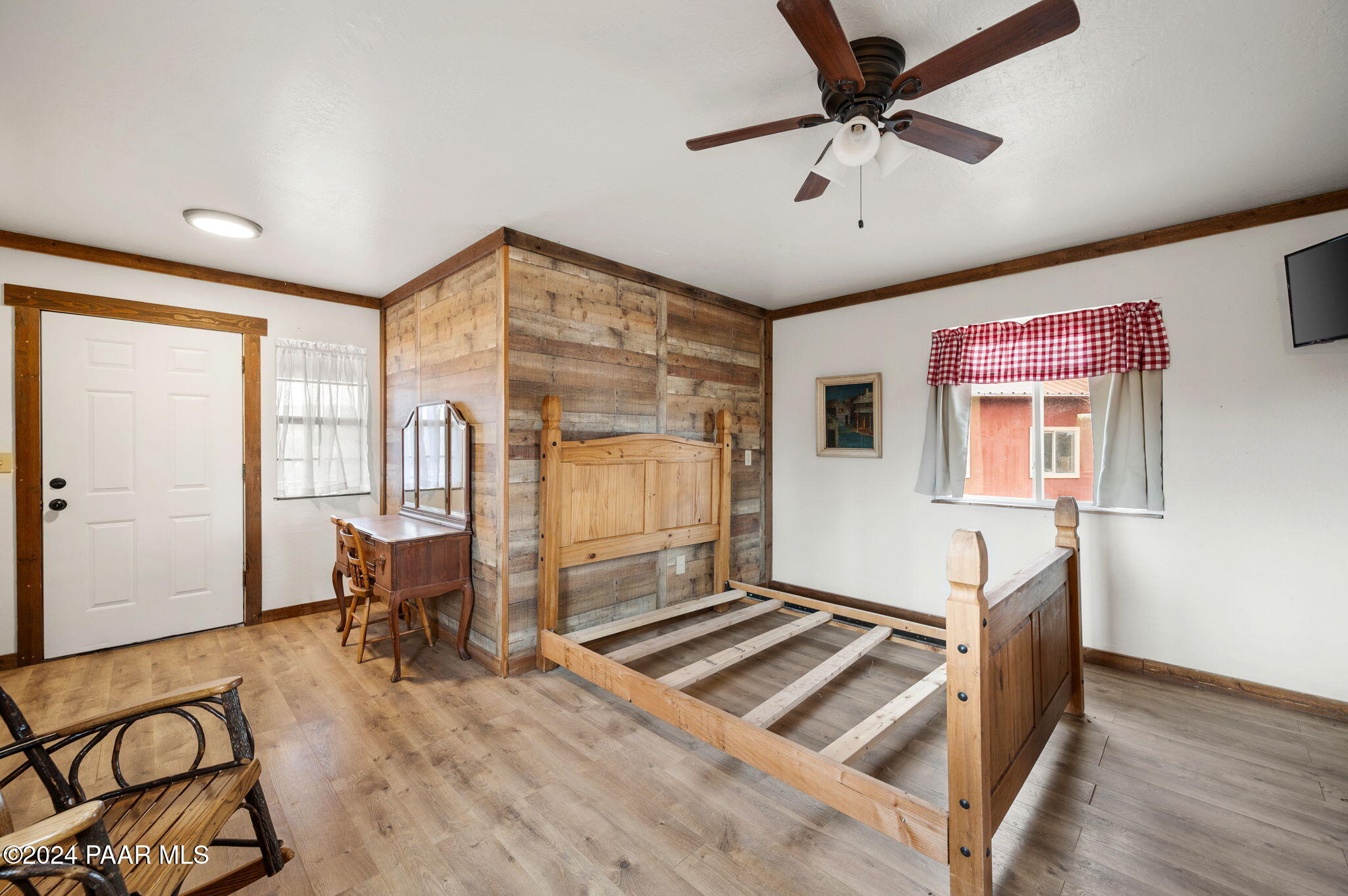 2925 Ridge Road Chino Valley, AZ 86323 - Photo 45 of 71 39-Guest House Great Room