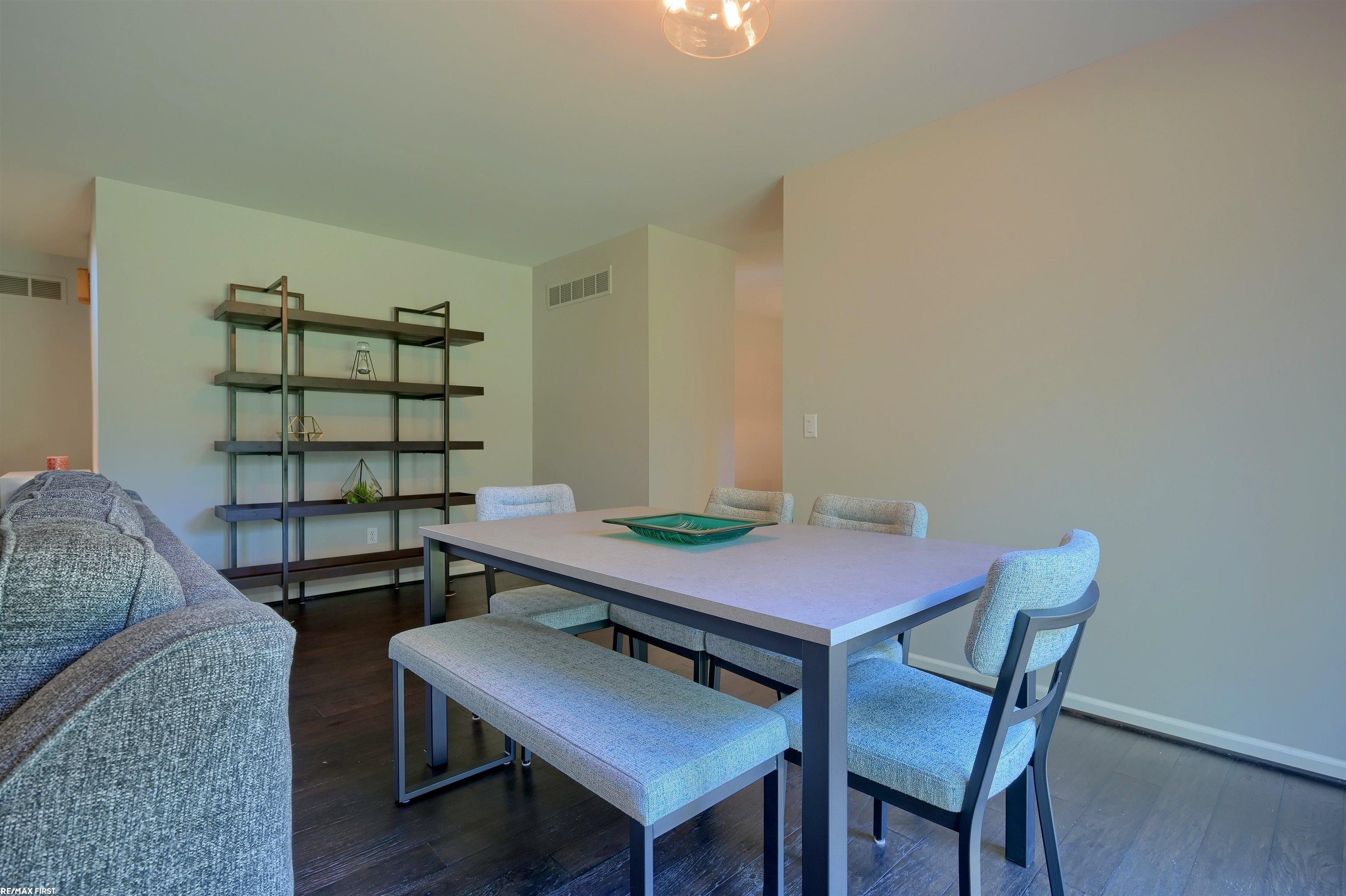 2131 Rochelle Park Drive Rochester Hills, MI 48309 - Photo 6 of 25