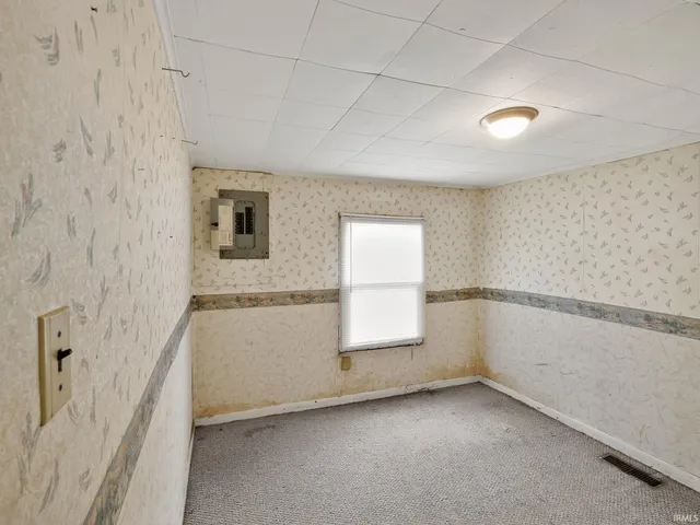 $69,900 | 916 North 13th Street, Vincennes, IN 47591